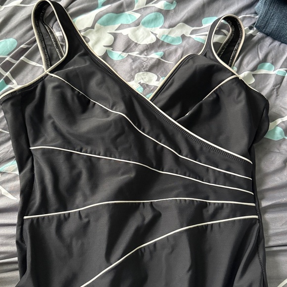 Miraclesuit Black and White Swimwear - Picture 1 of 5